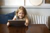 كيفية حفظ الطفل من ادمان الانترنت: 5 نصائح للآباء والأمهات