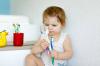 اختيار فرشاة أسنان ومعجون أسنان لطفل: نصيحة طبيب أسنان