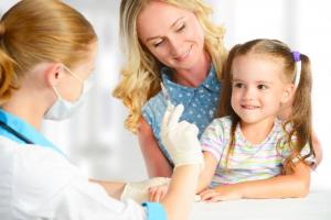 إعادة التطعيم: لماذا، وما إذا كان سيتم تطعيم الأطفال المعاقين