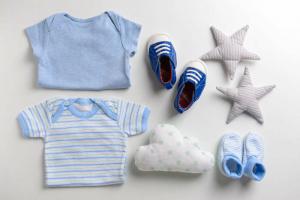 كيفية اختيار الملابس لحديثي الولادة