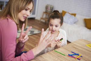5 عبارات ينصح علماء النفس بعدم إخبار الطفل بها