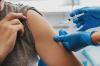 أهم 4 خرافات جديدة حول التطعيم ضد COVID-19: دحض وزارة الصحة