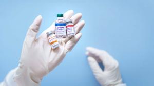 تحدث كوماروفسكي عن الآثار الجانبية للقاحات ضد فيروس كورونا