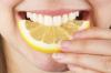 6 خطوات بسيطة لإزالة الجير وتبييض الأسنان