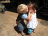آه ، هذا الحب: 10 صور مضحكة لأطفال واقعين في الحب