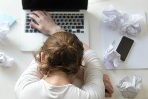 لمساعدة مدمني العمل: كيفية التعامل مع التعب
