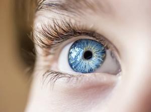 كيفية الكشف عن مشاكل في الرؤية في الطفل: نصيحة طبيب عيون