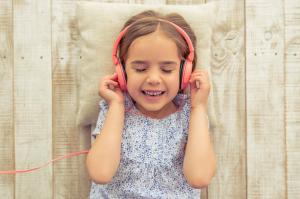 هل الاستماع إلى الموسيقى باستخدام سماعات الرأس ضار؟